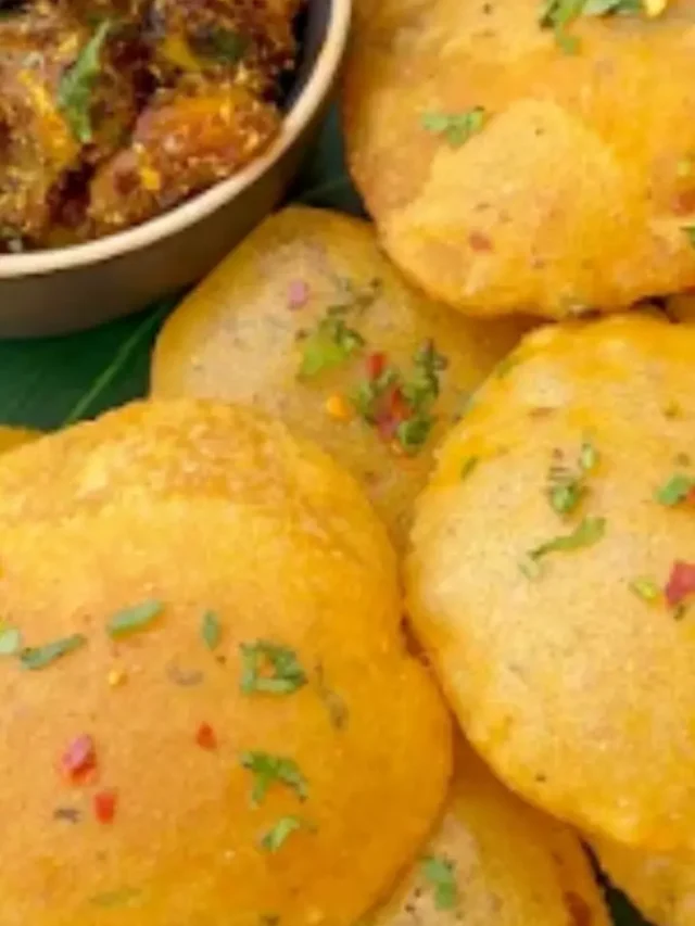 how-to-make-crispy-aloo-masala-puri-recipe-8